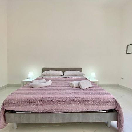 House M&C Apartment เนเปิลส์ ภายนอก รูปภาพ
