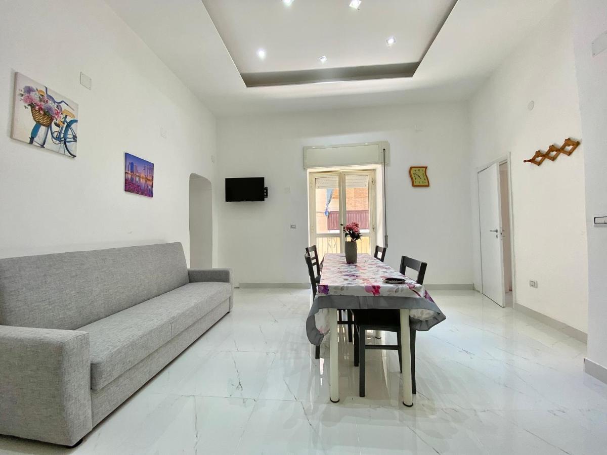 House M&C Apartment เนเปิลส์ ภายนอก รูปภาพ