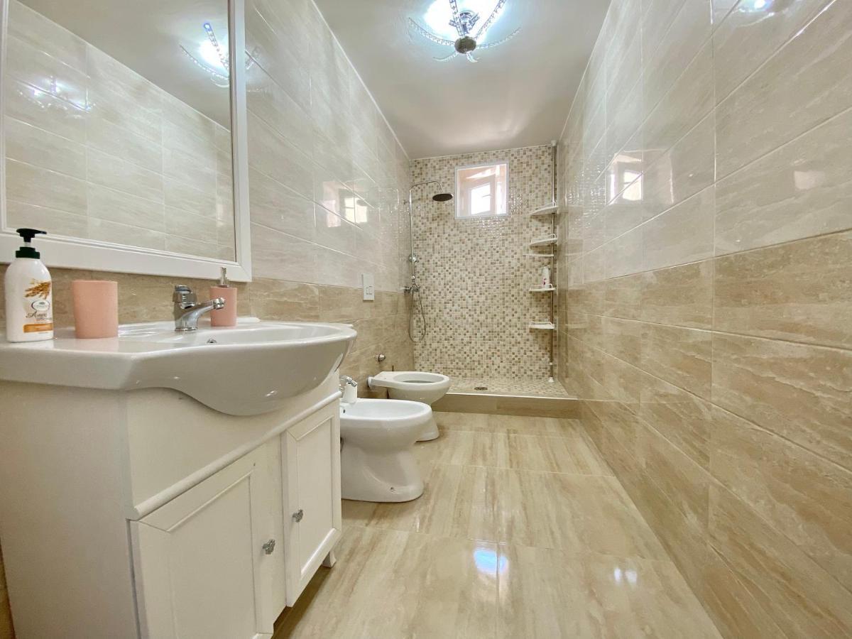 House M&C Apartment เนเปิลส์ ภายนอก รูปภาพ