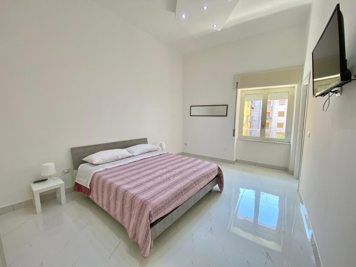 House M&C Apartment เนเปิลส์ ภายนอก รูปภาพ